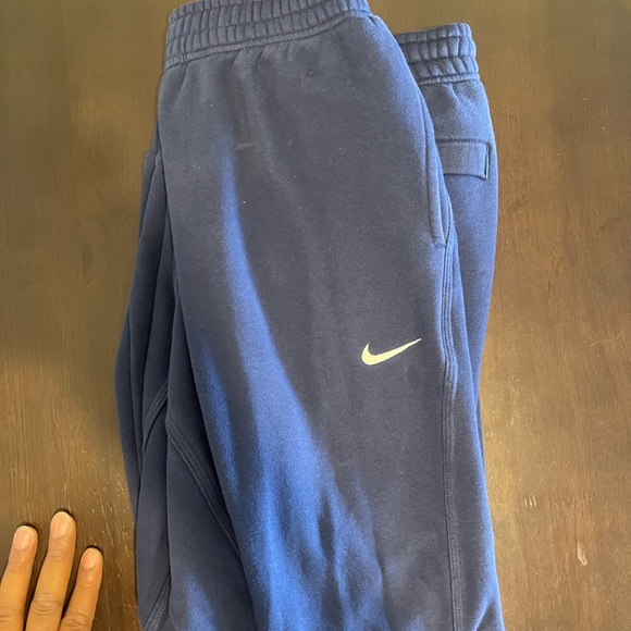 3 lightly worn Nike joggers - Picture 3 of 9